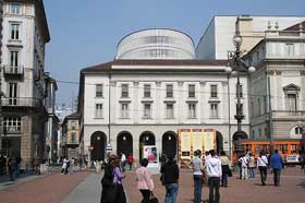 La Scala Theatre Museum in Milan, Piazza della Scala
